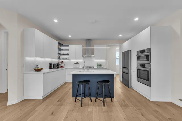 $889,900 | 47501 Verona Court, Plymouth, MI 48170