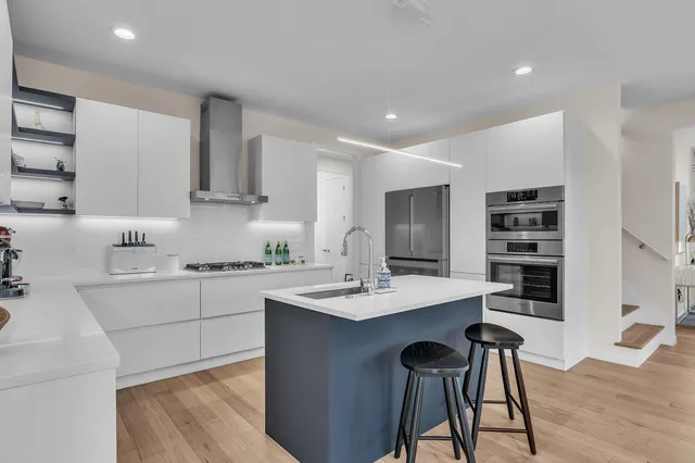 $889,900 | 47501 Verona Court, Plymouth, MI 48170