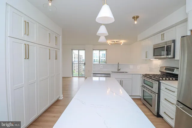 $565,000 | 700 7th Street Southwest, Unit 734, Washington, DC 20024