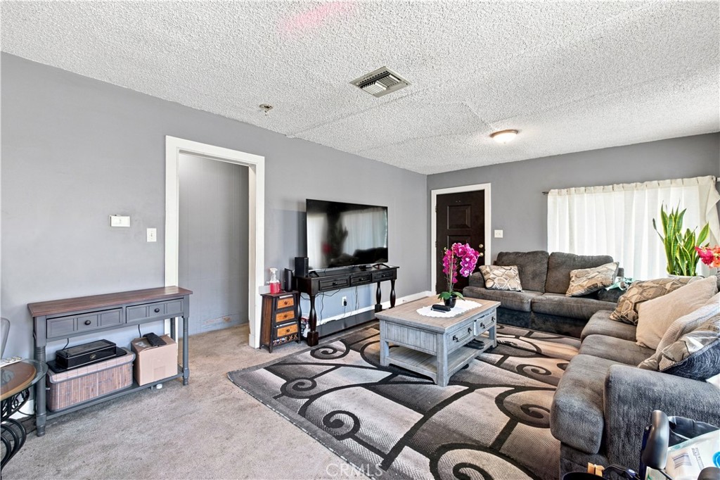 5017 Harbor Street Commerce, CA 90040 - Photo 9 of 32 LIVING ROOM