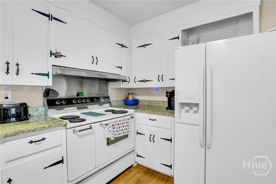 97 Azalea Avenue Savannah, GA 31408 - Photo 12 of 30