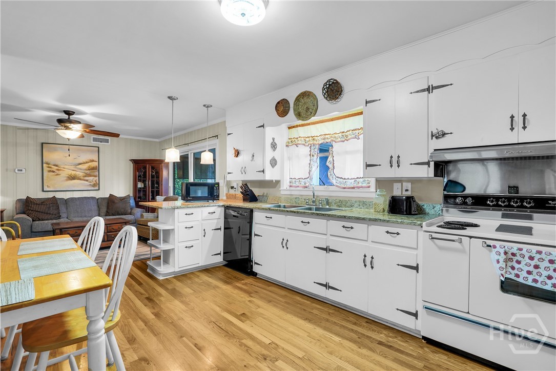 97 Azalea Avenue Savannah, GA 31408 - Photo 9 of 30