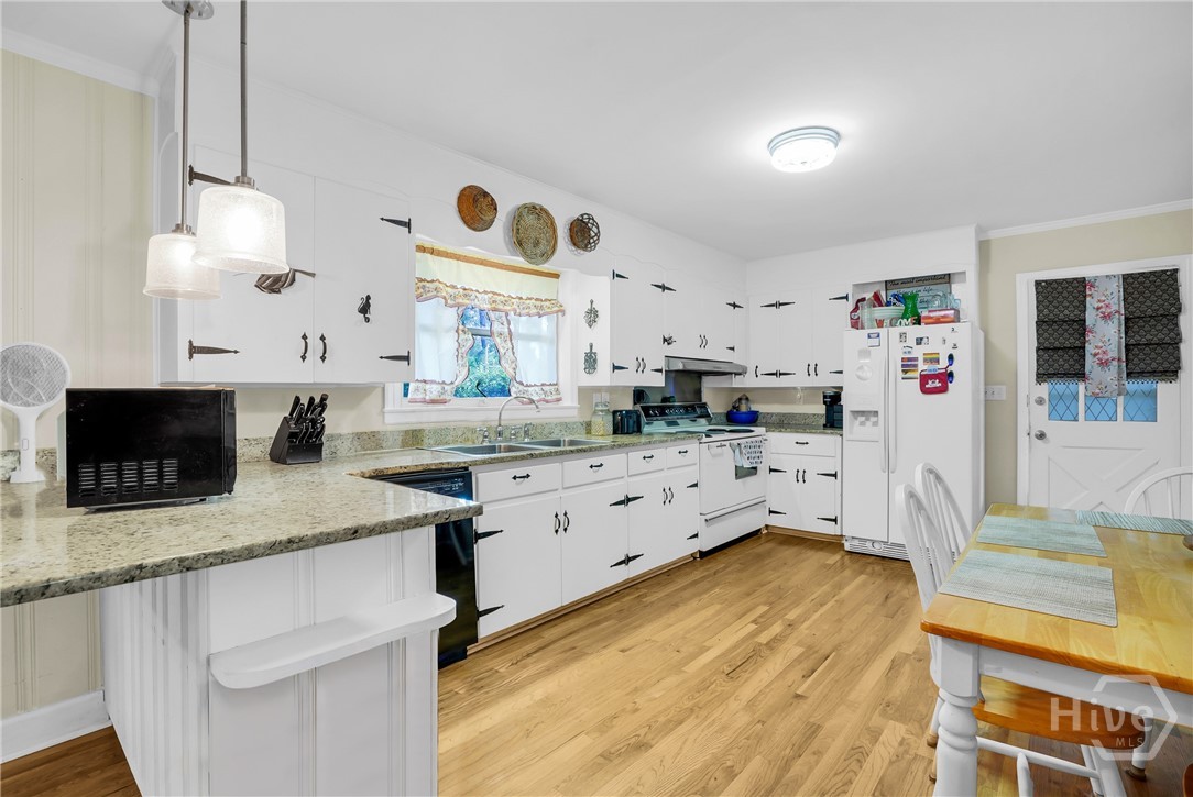 97 Azalea Avenue Savannah, GA 31408 - Photo 10 of 30