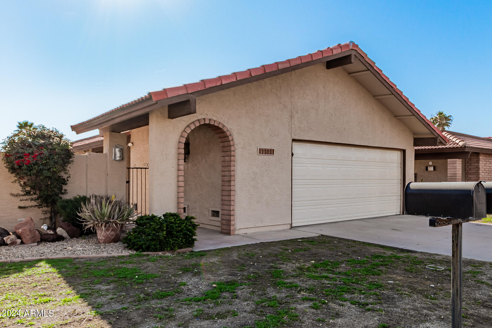 11611 South Ki Road Phoenix, AZ 85044 - Photo 4 of 27 06 - Ki