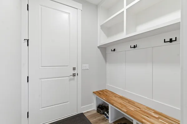 $895,000 | 7746 Cors Cv Street, Kalamazoo, MI 49009