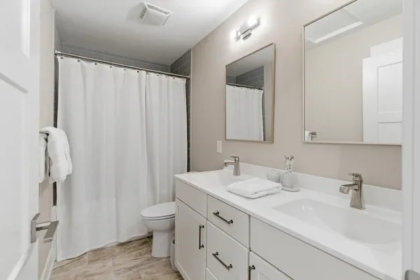 $895,000 | 7746 Cors Cv Street, Kalamazoo, MI 49009