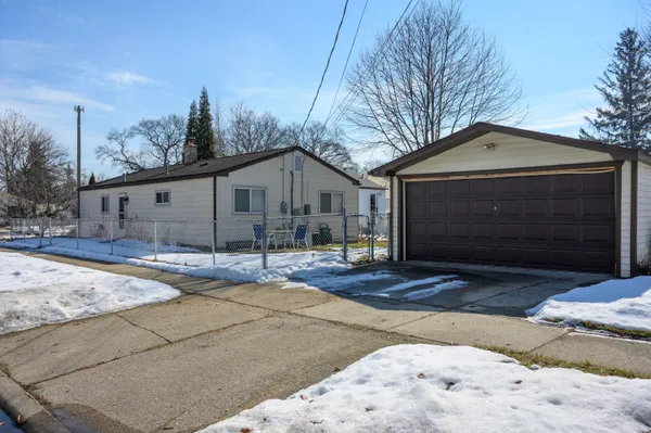 $242,500 | 27463 Delton Street, Madison Heights, MI 48071