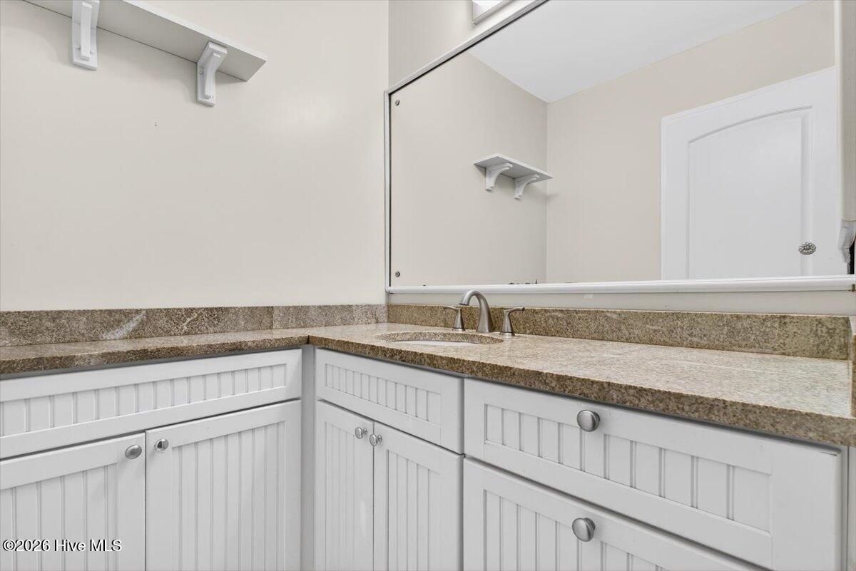 4618 Riplee Drive Wilmington, NC 28405 - Photo 23 of 48 Bath on second floor hallway