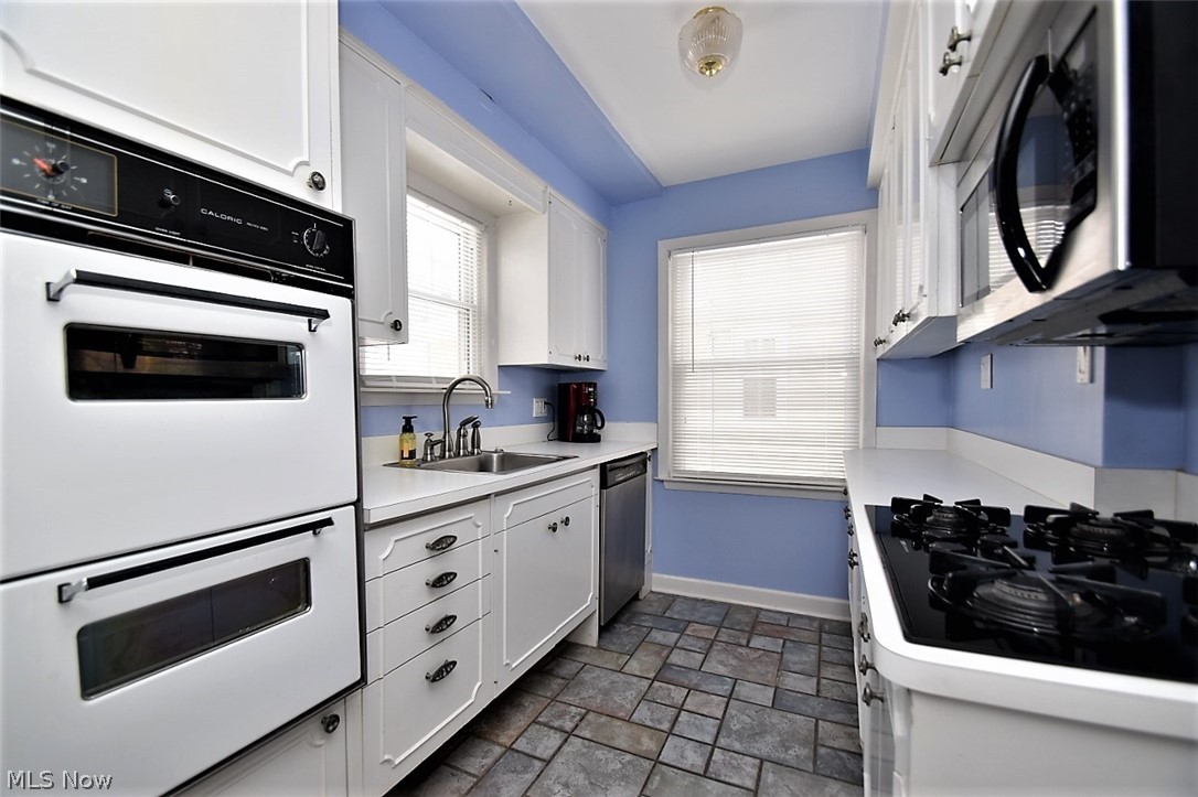 2619 Milton Road Cleveland, OH 44118 - Photo 12 of 24 Gallery Image 12