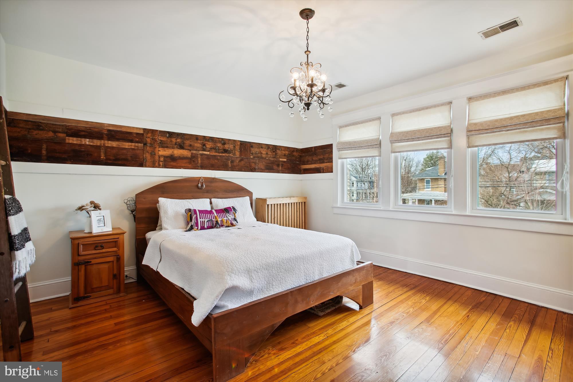 5103 13th Street Northwest Washington, DC 20011 - Photo 16 of 51 Primary BDR with walk-in closet