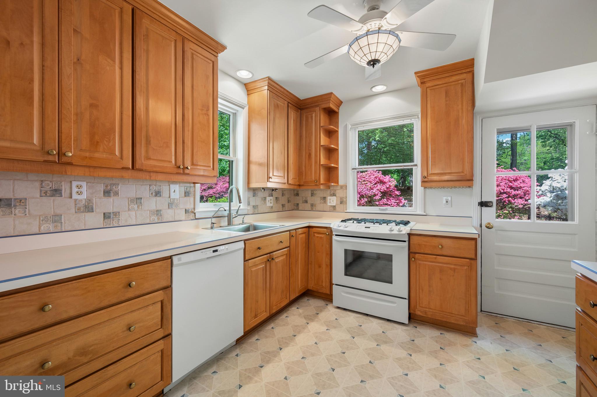 108 Denver Road Silver Spring, MD 20910 - Photo 14 of 35 Open country kitchen
