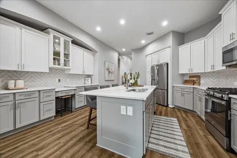 $335,000 | 3338 Knollcrest Lane, Pearland, TX 77584