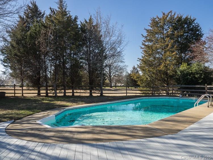 9712 Fairway Ridge Road Charlotte, NC 28277 - Photo 10 of 12 a view of a yard