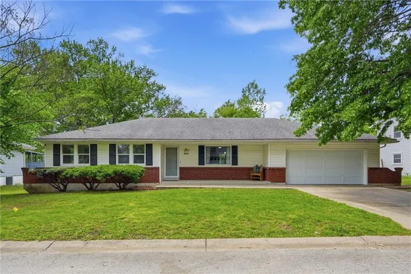 $255,000 | 944 Ridge Drive, Warrensburg, MO 64093