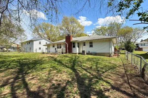 $255,000 | 944 Ridge Drive, Warrensburg, MO 64093