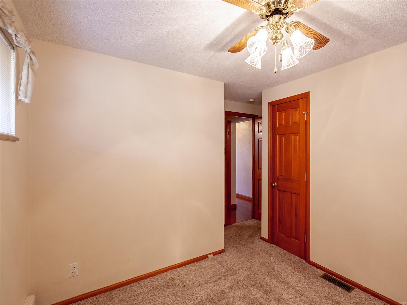 5431 Ringer Road St. Louis, MO 63129 - Photo 16 of 26 Gallery Image 16