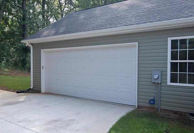 114 Lullwater Road Greenville, SC 29607 - Photo 2 of 24 Gallery Image 2