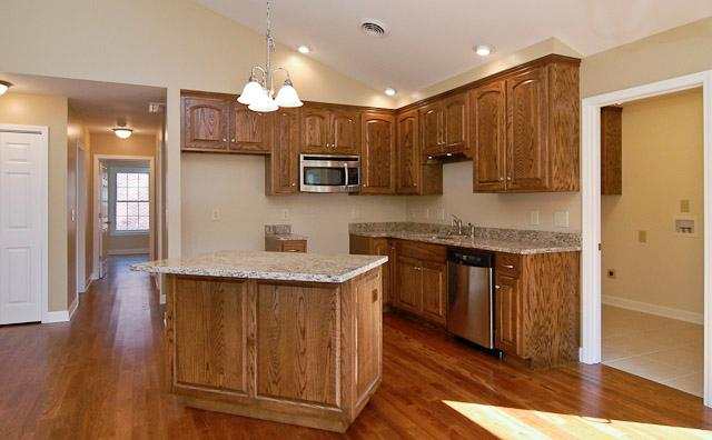 114 Lullwater Road Greenville, SC 29607 - Photo 6 of 24 Gallery Image 6