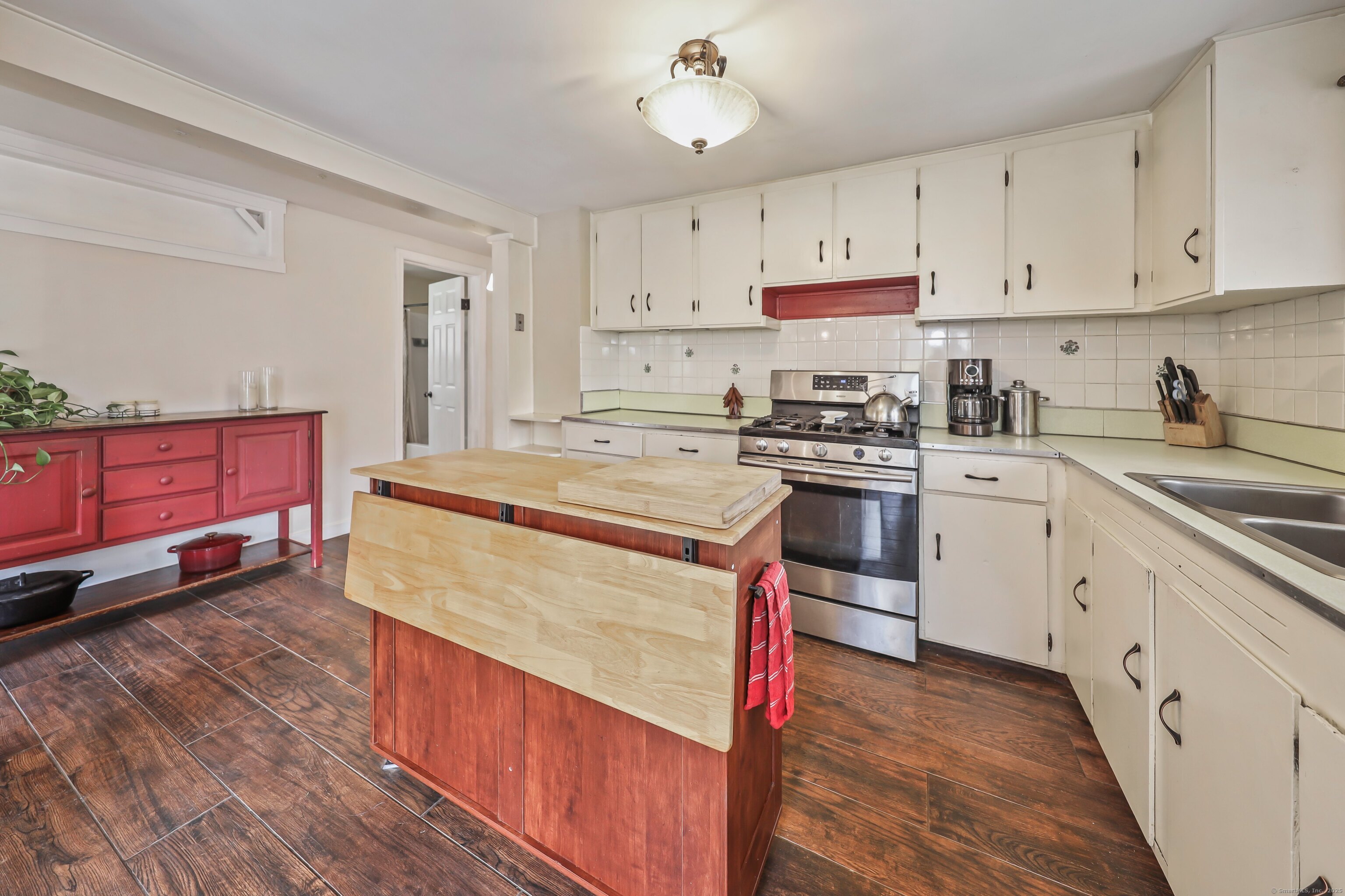 10 Kulas Terrace Seymour, CT 06483 - Photo 10 of 38