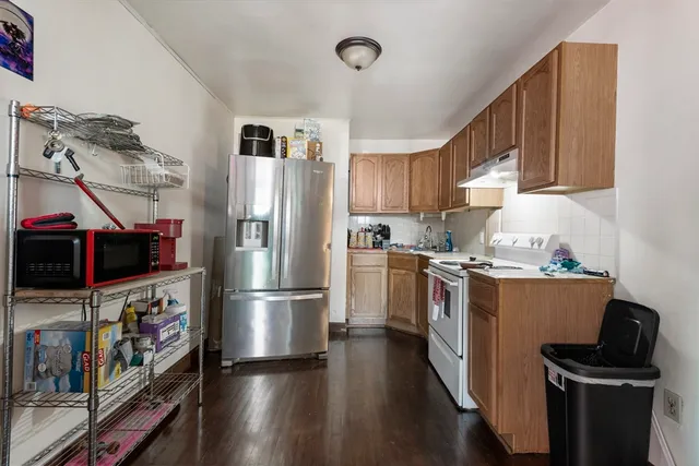 $979,900 | 584-586 Mt Hope Avenue, Fall River, MA 02724