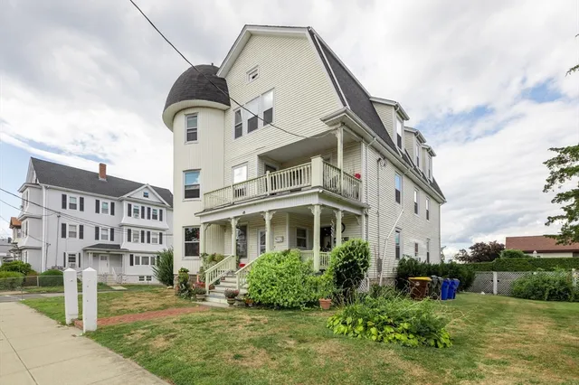 $979,900 | 584-586 Mt Hope Avenue, Fall River, MA 02724