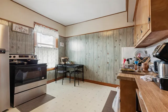 $979,900 | 584-586 Mt Hope Avenue, Fall River, MA 02724