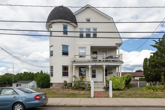 $979,900 | 584-586 Mt Hope Avenue, Fall River, MA 02724