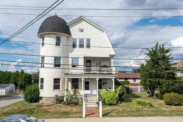 $979,900 | 584-586 Mt Hope Avenue, Fall River, MA 02724