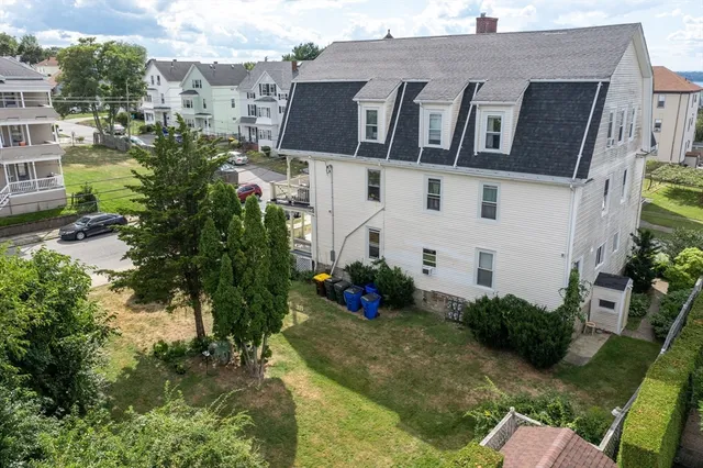 $979,900 | 584-586 Mt Hope Avenue, Fall River, MA 02724