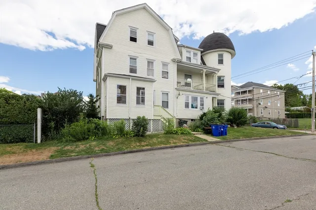 $979,900 | 584-586 Mt Hope Avenue, Fall River, MA 02724