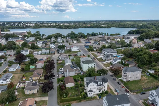 $979,900 | 584-586 Mt Hope Avenue, Fall River, MA 02724