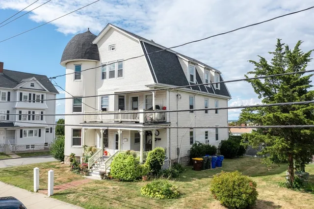 $979,900 | 584-586 Mt Hope Avenue, Fall River, MA 02724