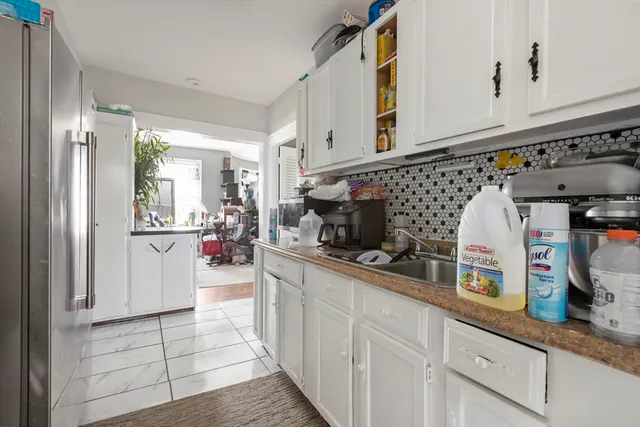 $979,900 | 584-586 Mt Hope Avenue, Fall River, MA 02724