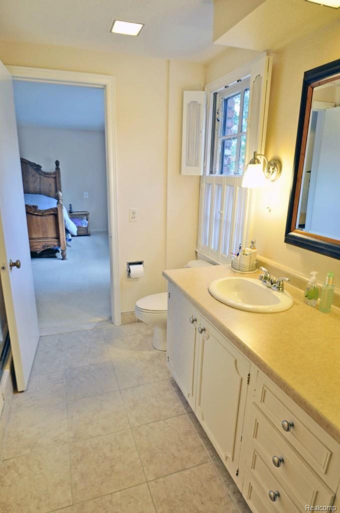 552 Washington Road Grosse Pointe, MI 48230 - Photo 24 of 30 24.jpg