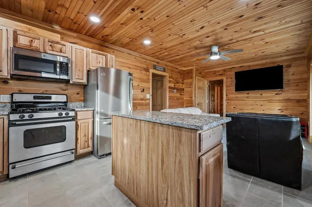 $535,000 | 10 Pontook Estates Road, Dummer, NH 03588