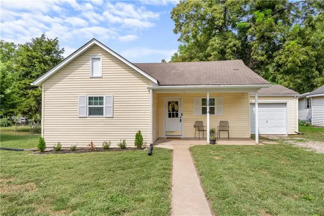 $160,000 | 2414 Washington Street, Lexington, MO 64067