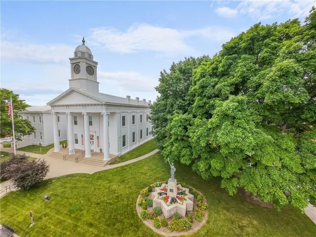 $160,000 | 2414 Washington Street, Lexington, MO 64067