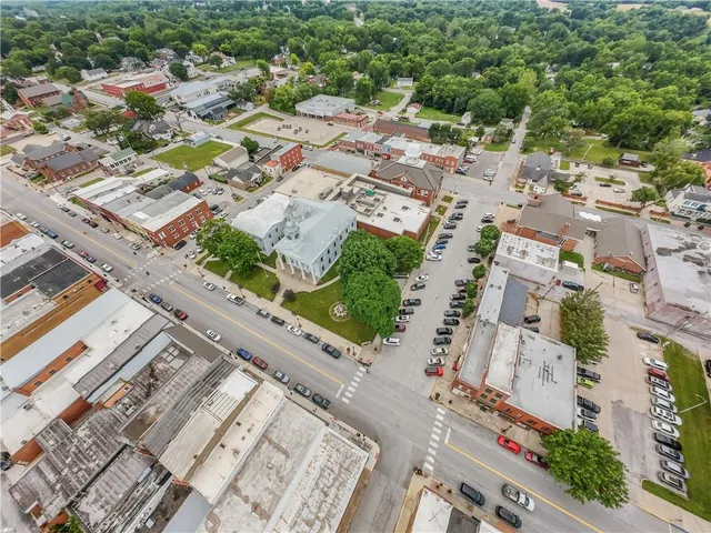 $160,000 | 2414 Washington Street, Lexington, MO 64067