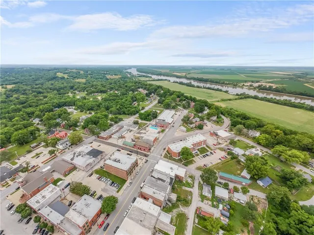 $160,000 | 2414 Washington Street, Lexington, MO 64067