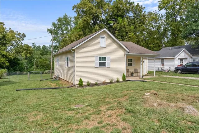 $160,000 | 2414 Washington Street, Lexington, MO 64067