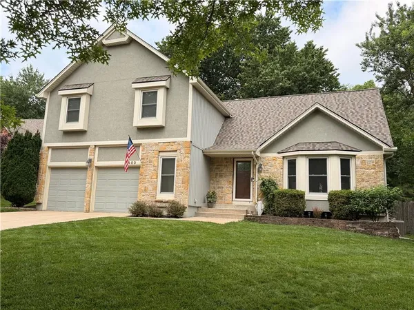 $489,950 | 8400 Acuff Lane, Lenexa, KS 66215
