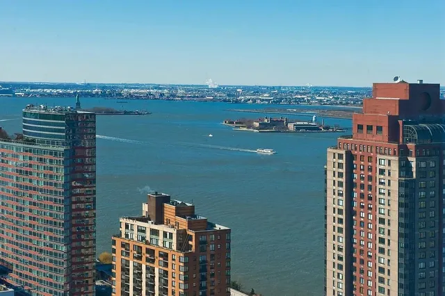 $795,000 | 123 Washington Street, Unit 48H | Financial District