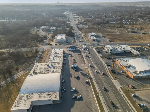 $130,000 | 11225 East US Highway 24, Independence, MO 64054