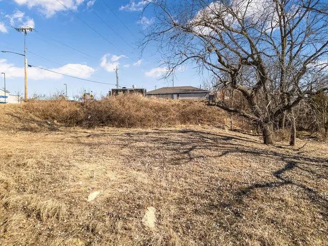 $130,000 | 11225 East US Highway 24, Independence, MO 64054