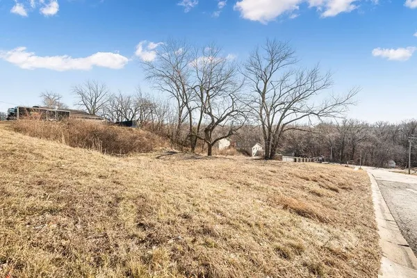 $130,000 | 11225 East US Highway 24, Independence, MO 64054