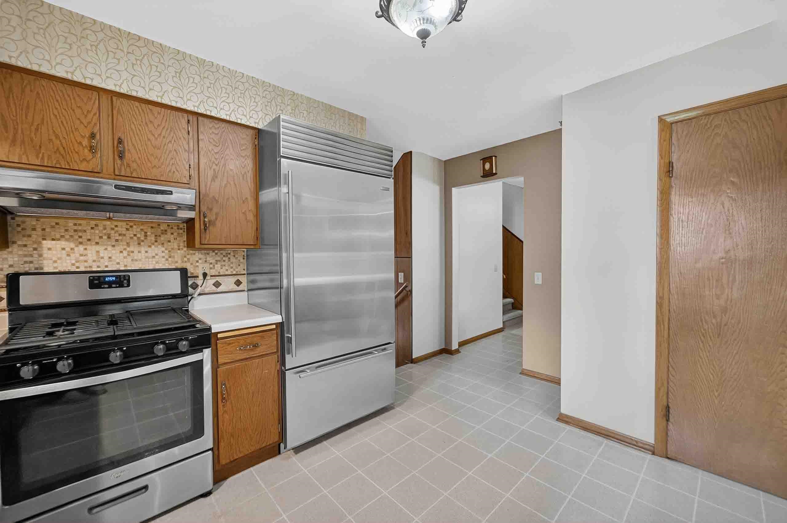 7013 Cardinal Drive Middleton, WI 53562 - Photo 11 of 48