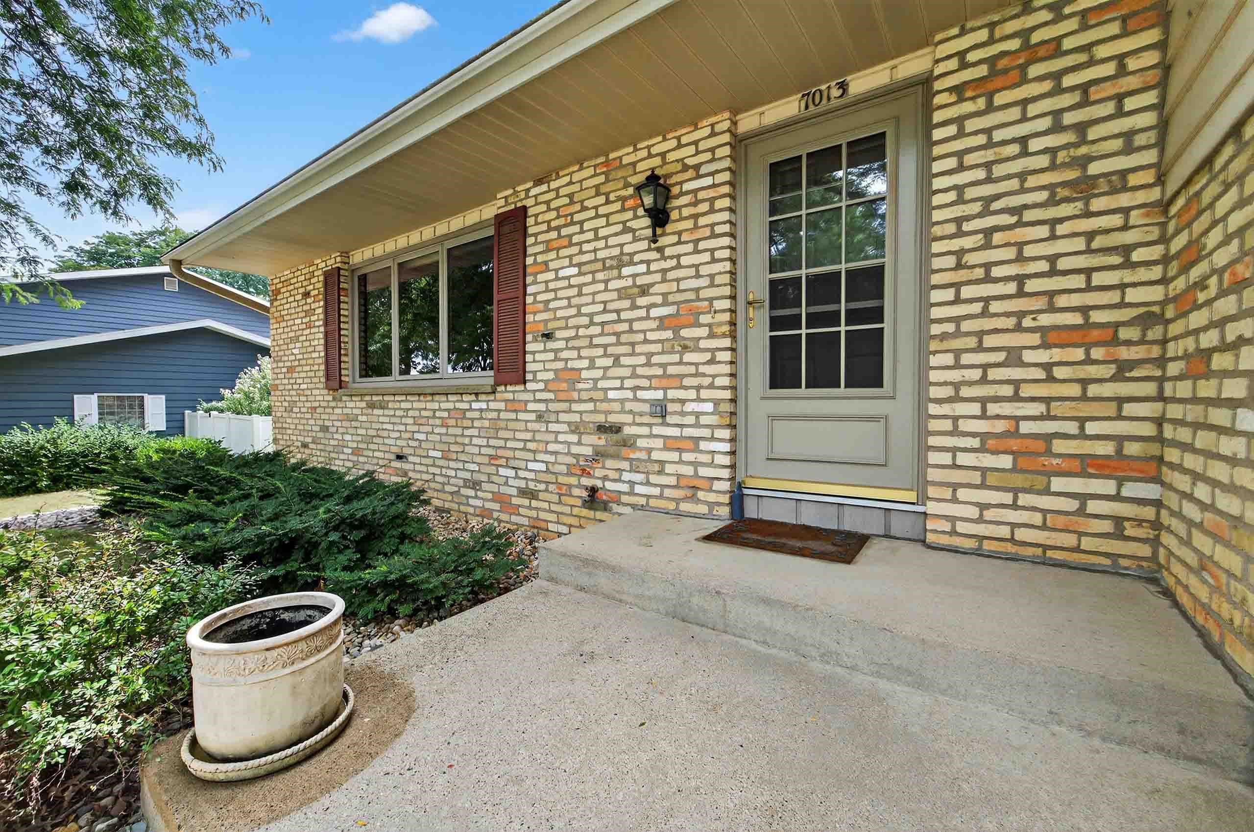 7013 Cardinal Drive Middleton, WI 53562 - Photo 2 of 48