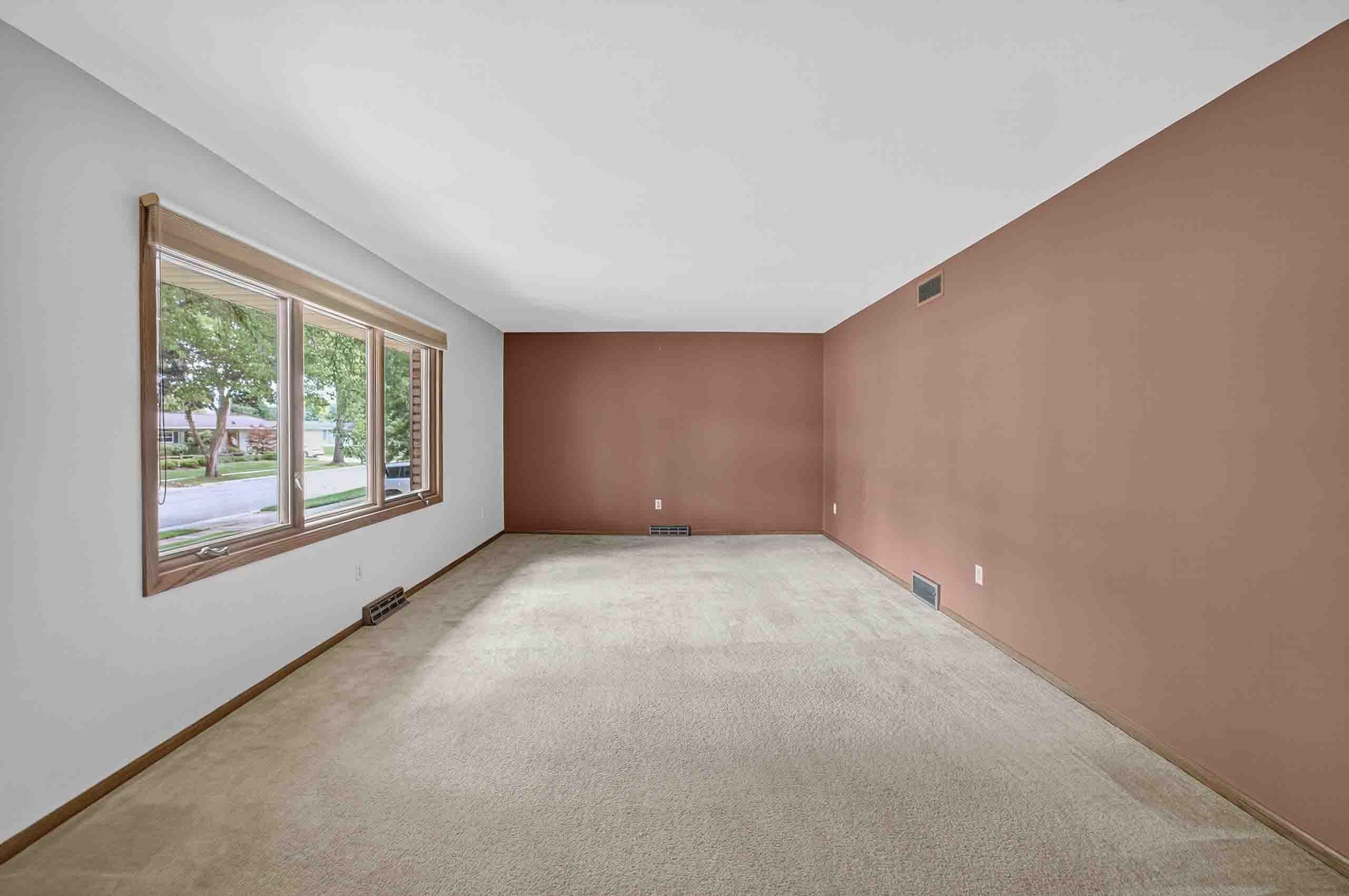 7013 Cardinal Drive Middleton, WI 53562 - Photo 4 of 48