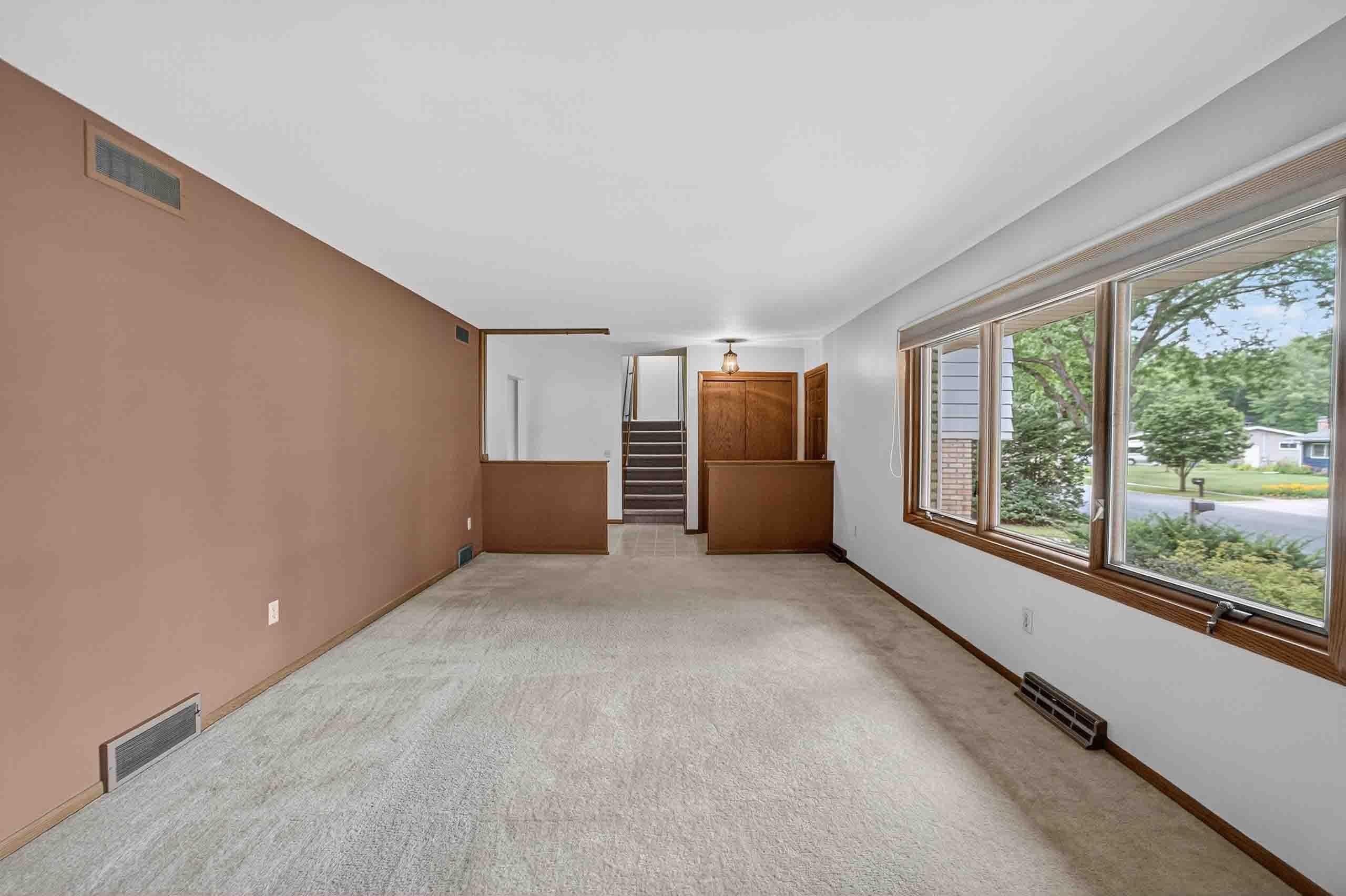 7013 Cardinal Drive Middleton, WI 53562 - Photo 7 of 48