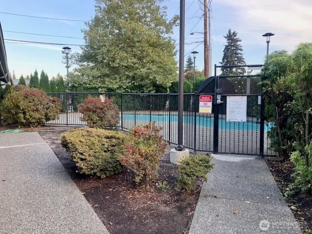 $2,125 | 6700 Northeast 182nd Street, Unit A104, Kenmore, WA 98028